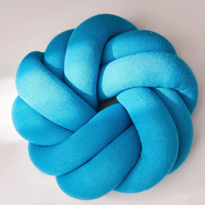 Skorter | Puffy Pretzel Cushion