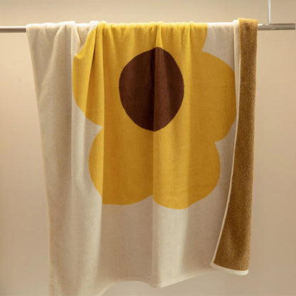 Skorter | Cheerful Floral Print Cotton Bath Towel