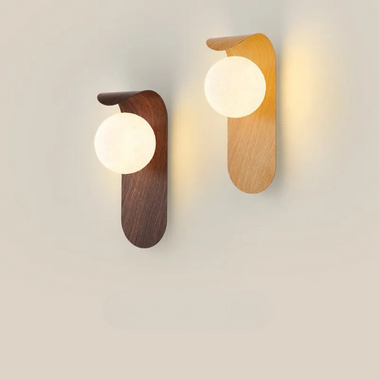 Skorter | LuxeWood – Chic Walnut Wall Lamp for Unique Ambiances