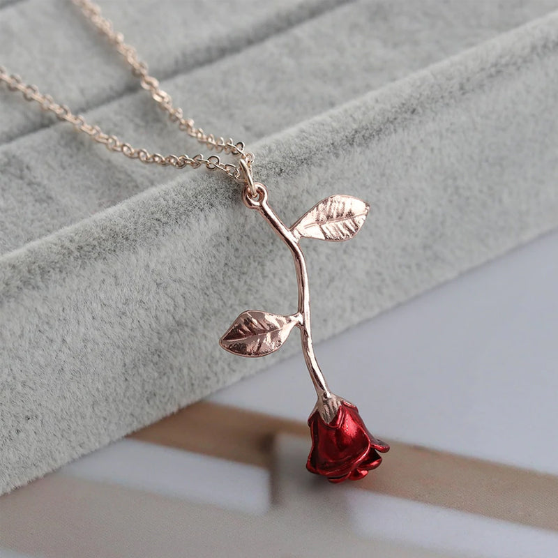Skorter | 3D Rose Pendant Necklace