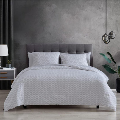 Skorter | 7-Piece: Pine Bed in Bag Comfort Set and Sheet Set