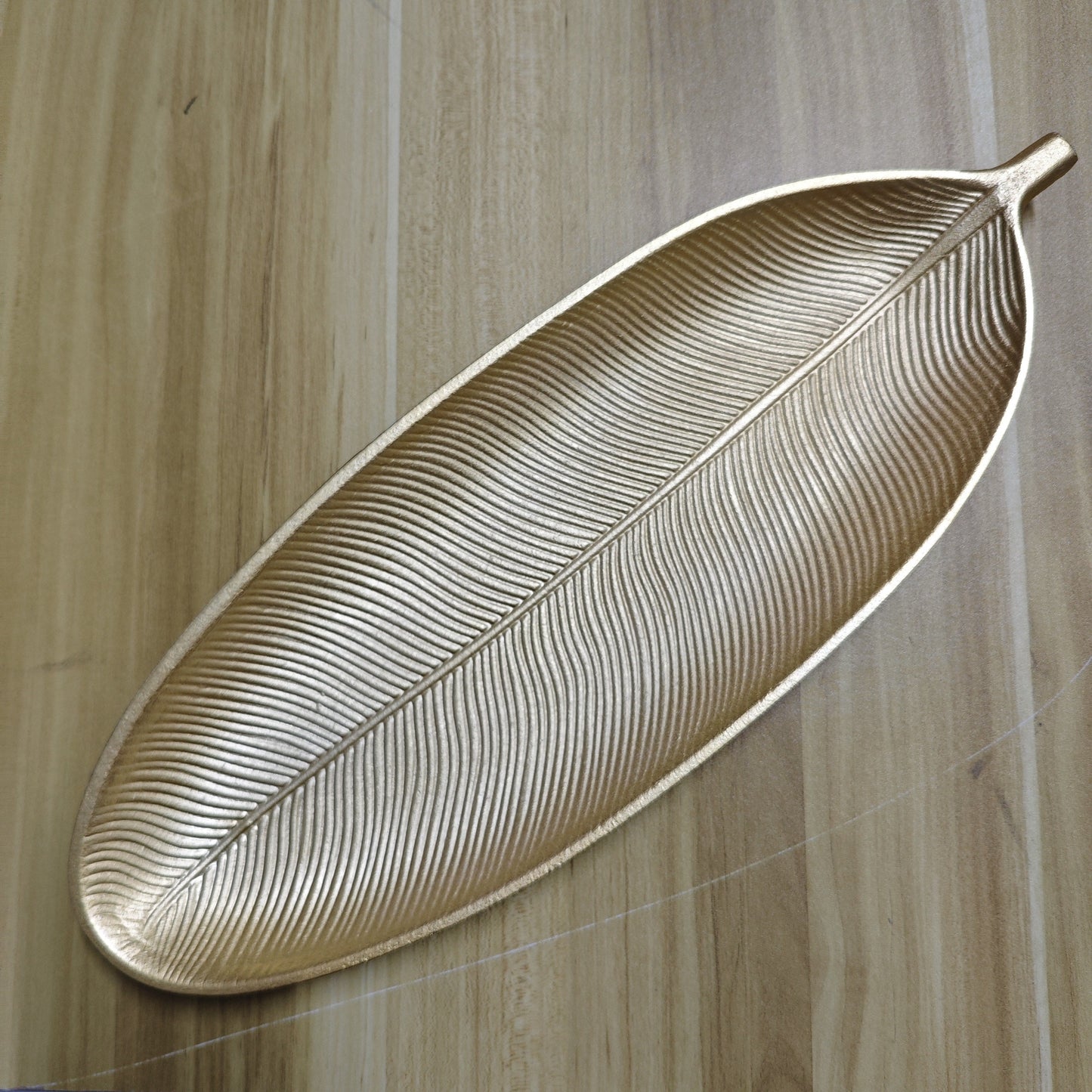 Skorter | LeafWood - Antique Leaf-Shaped Wooden Tray | Jewelry & Key Tray