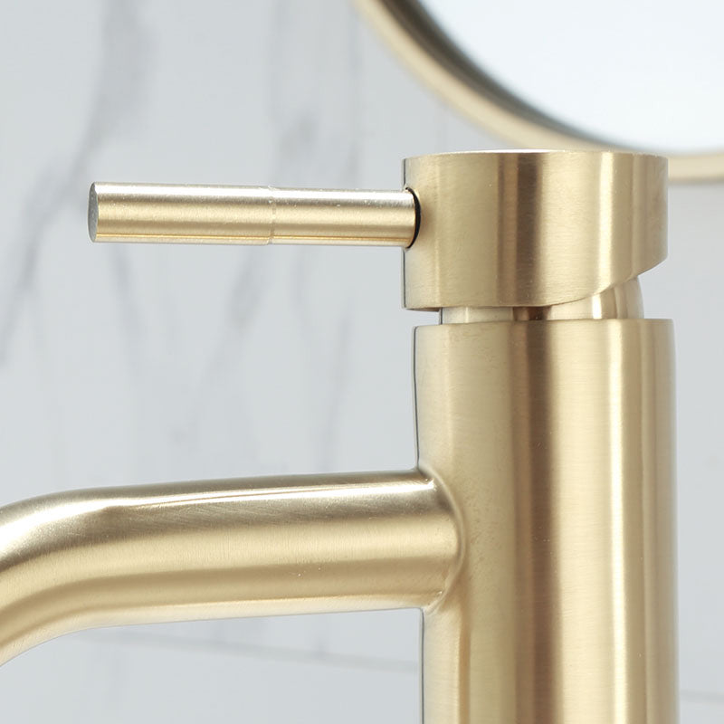 Skorter | Deck Mounted Roman Tub Faucet Low Arc Tub Faucet Set in Gold