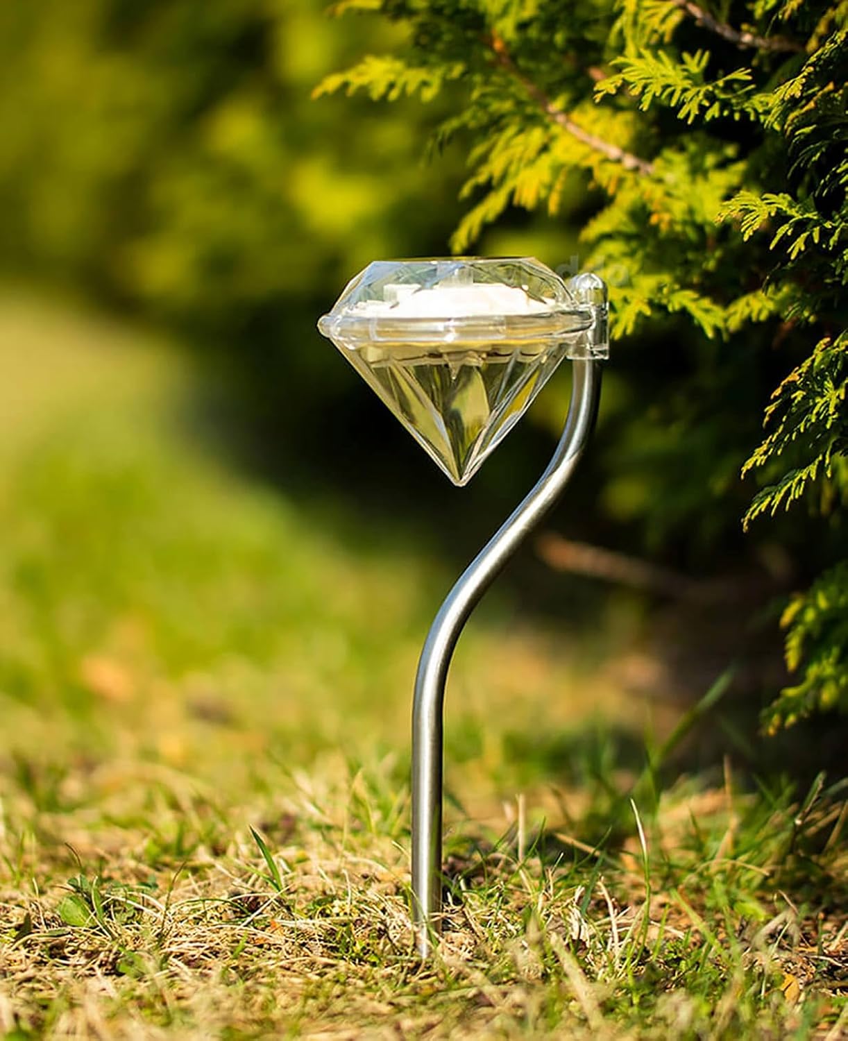 Skorter | Solar Garden Light in Diamond Shape – LED Lamps for Outdoor Decoration and Lighting