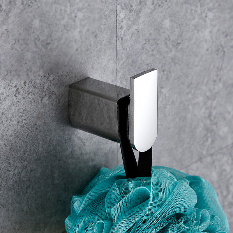 Skorter | Contemporary Bathroom Accessories Hardware Set in Silver with Soap Dish