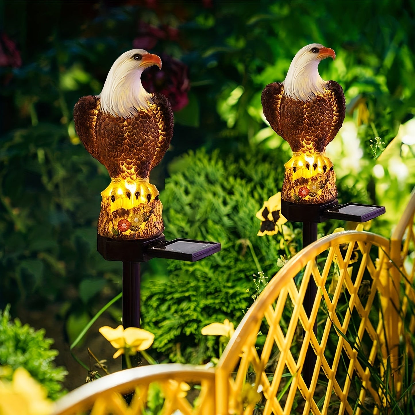 Skorter | SolarGlow - Decorative Eagle Solar-Garden Lamp, Clear LED for Patio & Lawn