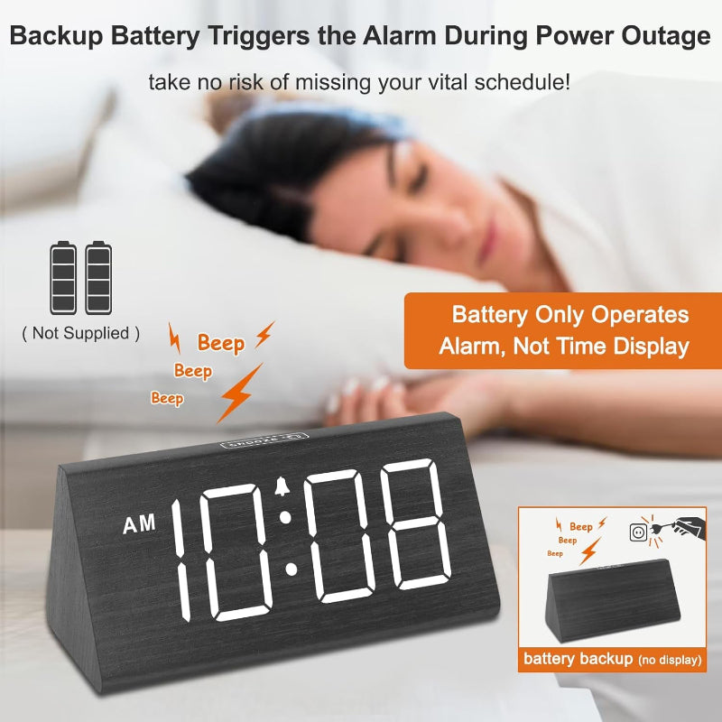 Skørter | Three Digital Alarm Clock with USB Port, Loud Alarm, Dimmer, and Snooze Function