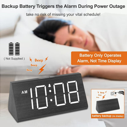 Skørter | Three Digital Alarm Clock with USB Port, Loud Alarm, Dimmer, and Snooze Function