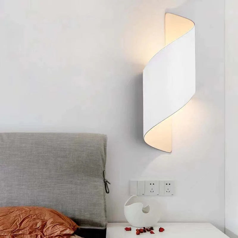 Skorter | Orr Modern LED Wall Lamp, Spiral, Indoor, White/Black, Metal
