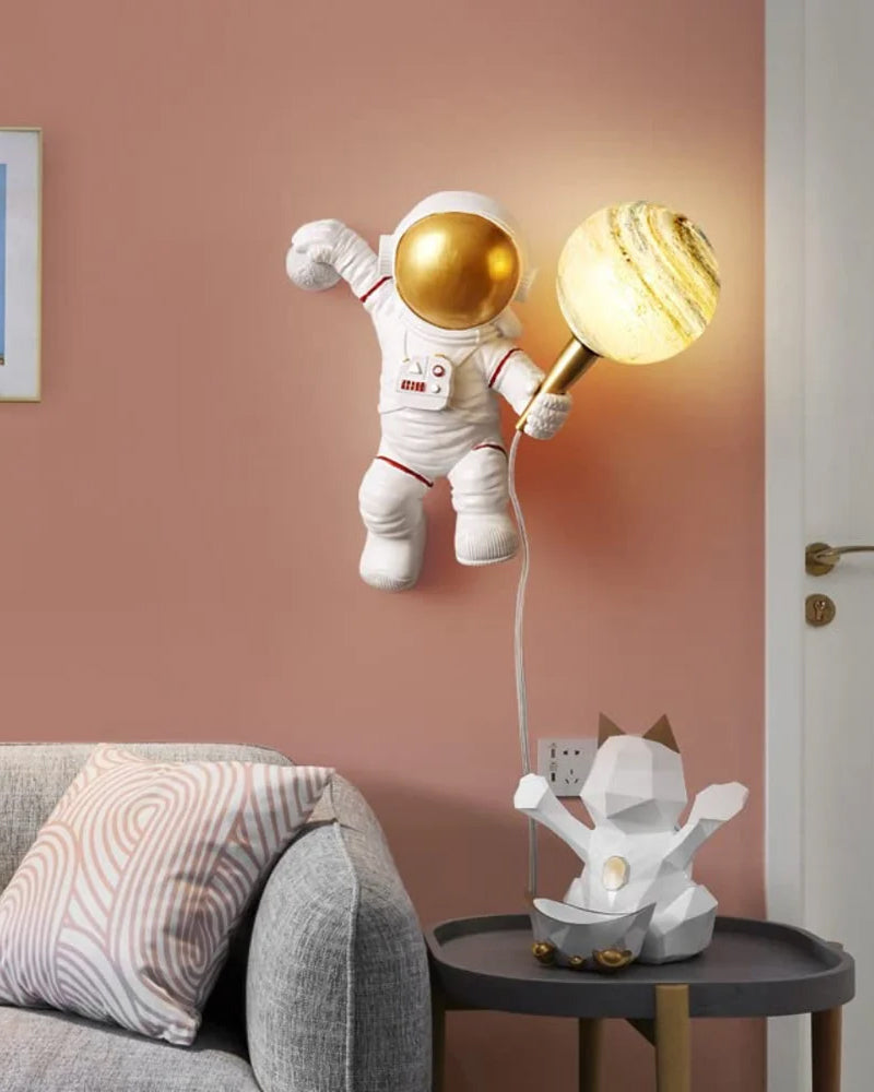 Skorter | Astronaut Wall Light