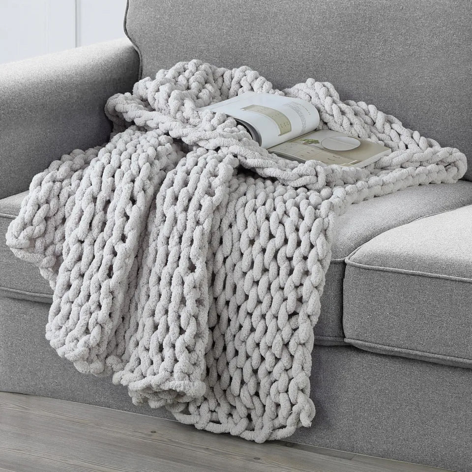 Skorter | 50" X 60" Kathy Ireland Chunky Chenille Plush Throw
