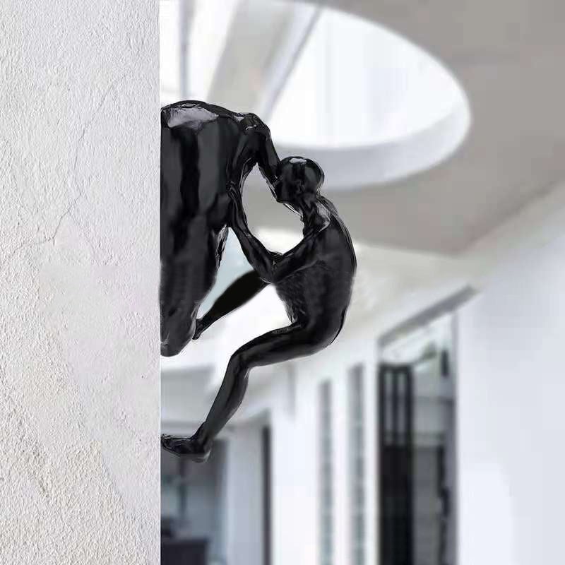 Skorter | Climbing wall hanging statues