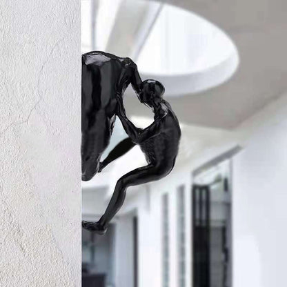 Skorter | Climbing wall hanging statues