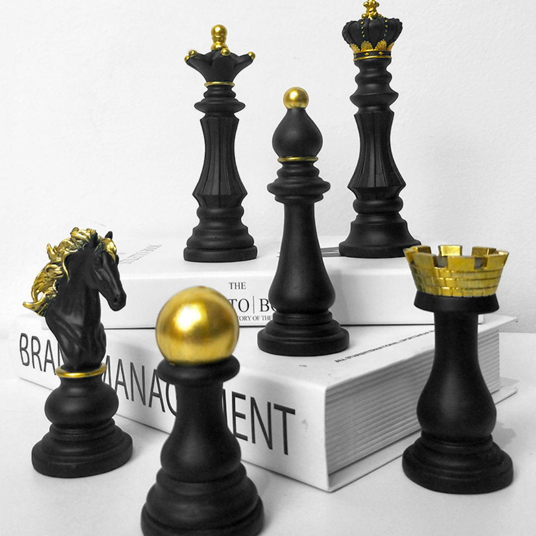 Skorter | Chess piece decor