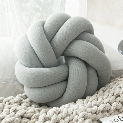 Skorter | Puffy Pretzel Cushion
