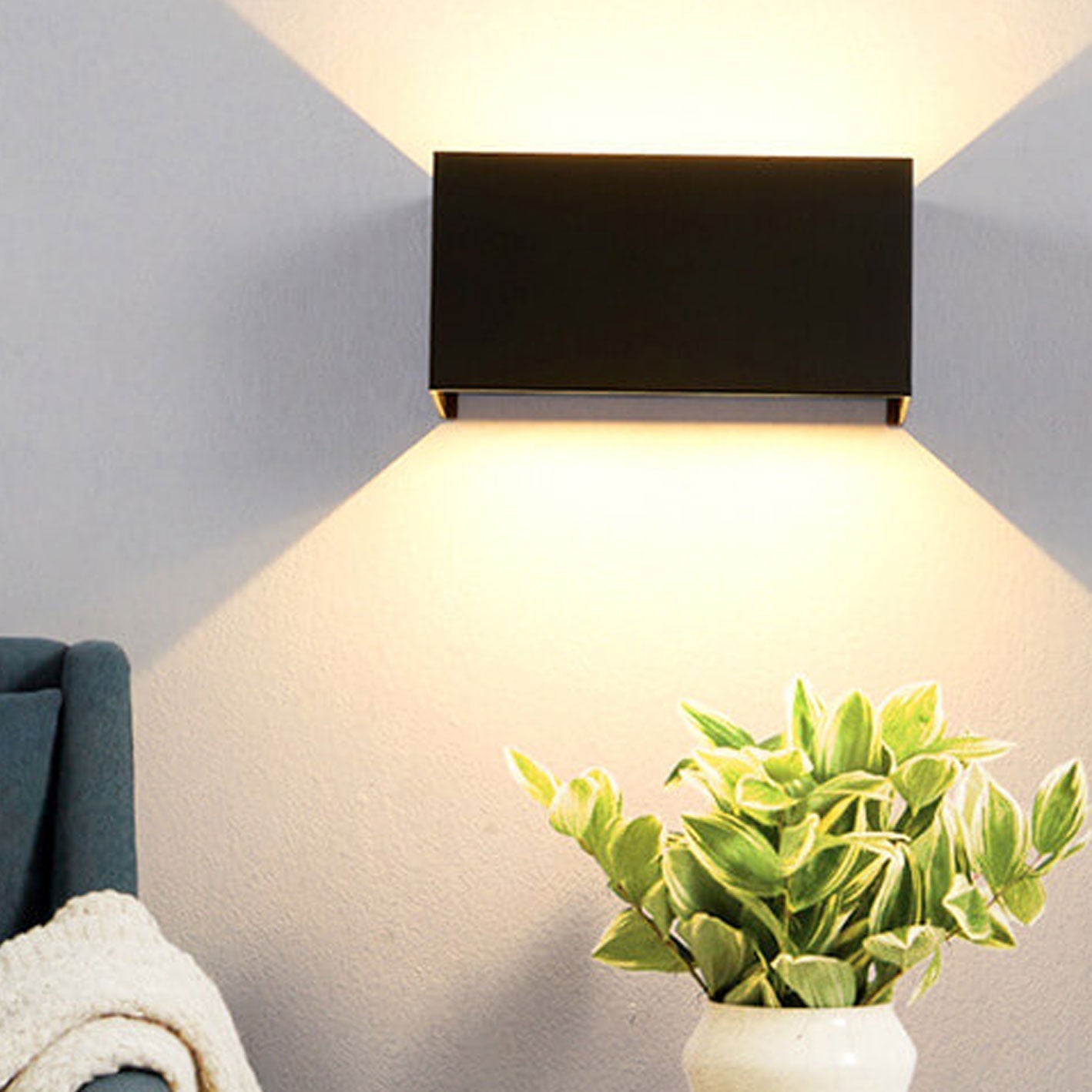 Skorter | Modern waterproof rectangular LED wall light for outdoor use with up and down lighting