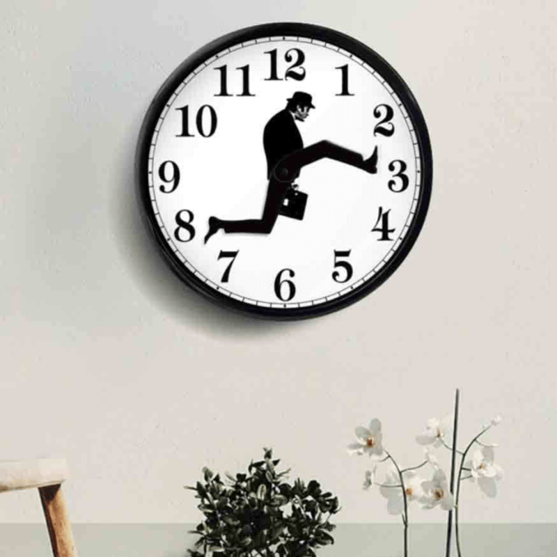 Skorter | Ministry of Stupid Walks Clock
