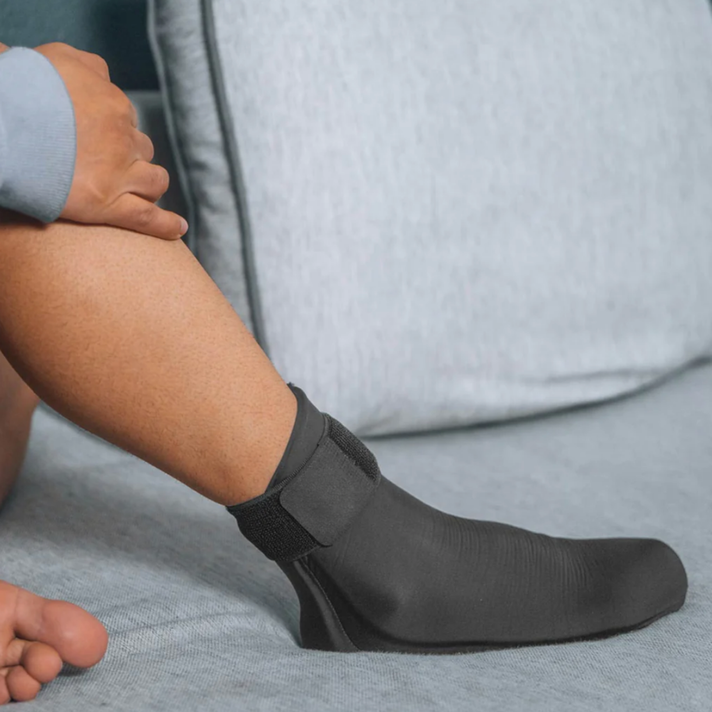 Skorter | Cooling & Warming Foot Brace | Adjustable, Breathable & Ideal for Injury Recovery