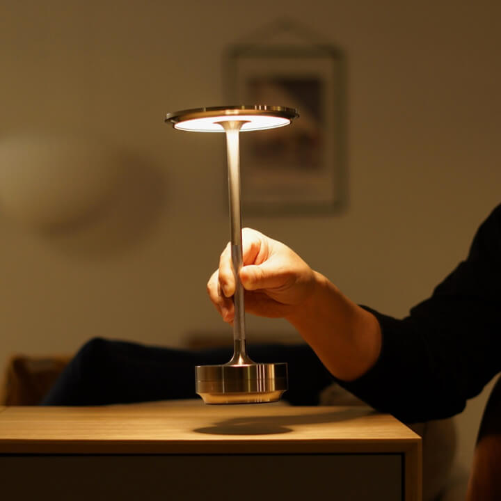 Skorter | Ambient Metallic Wireless Table Lamp