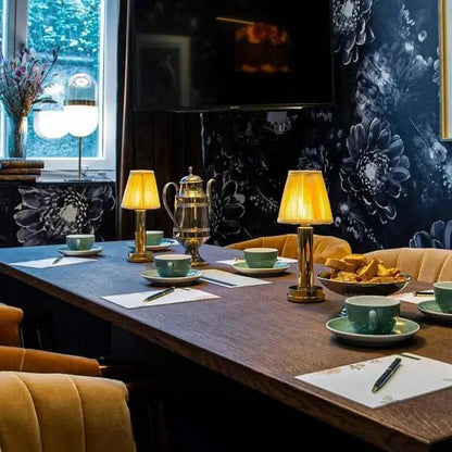 Skorter | ShineBeam - Chic Wireless Table Lamp Design