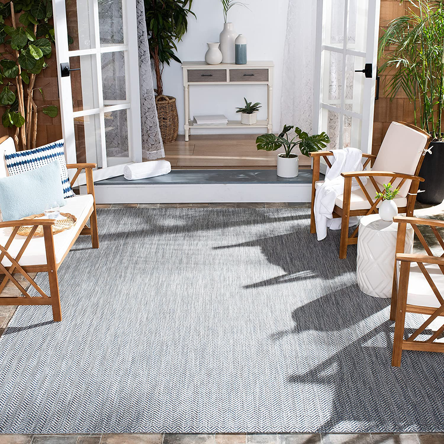 Skørter | Safavieh Courtyard Collection CY8022 Indoor/ Outdoor Non-shedding Easy Cleaning Patio Backyard Veranda Deck Mudroom Area Rug, 5'3" x 5'3" Square, Gray / Navy Blue
