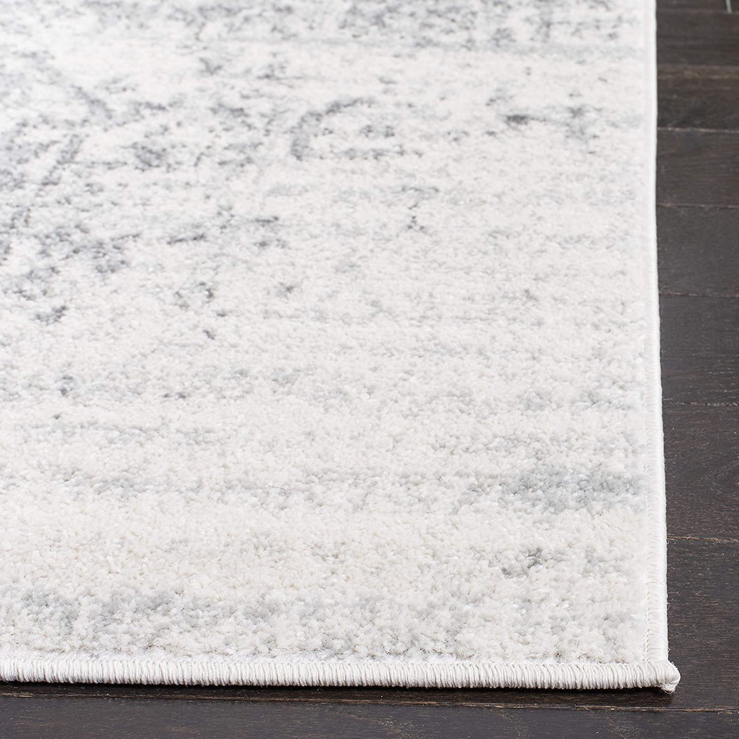 Skørter | Safavieh Madison Collection MAD603D Oriental Snowflake Medallion Worn Non-Shedding Stain Resistant Living Room Bedroom Accent Rug, 2'3" x 4', Cream / Navy Blue