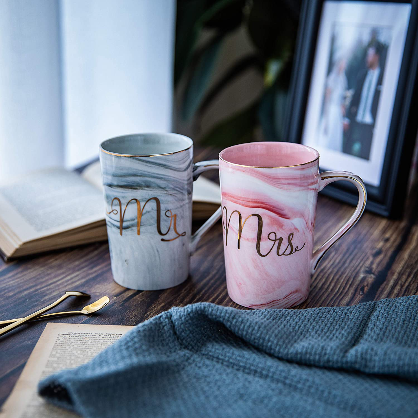 Skørter | Jumway Mr and Mrs Coffee Mugs - Wedding Gifts for Bride and Groom - Gifts for Bridal Shower Engagement Wedding and Gift Couple Anniversary - Ceramic Marble Mugs 14 Oz Pink