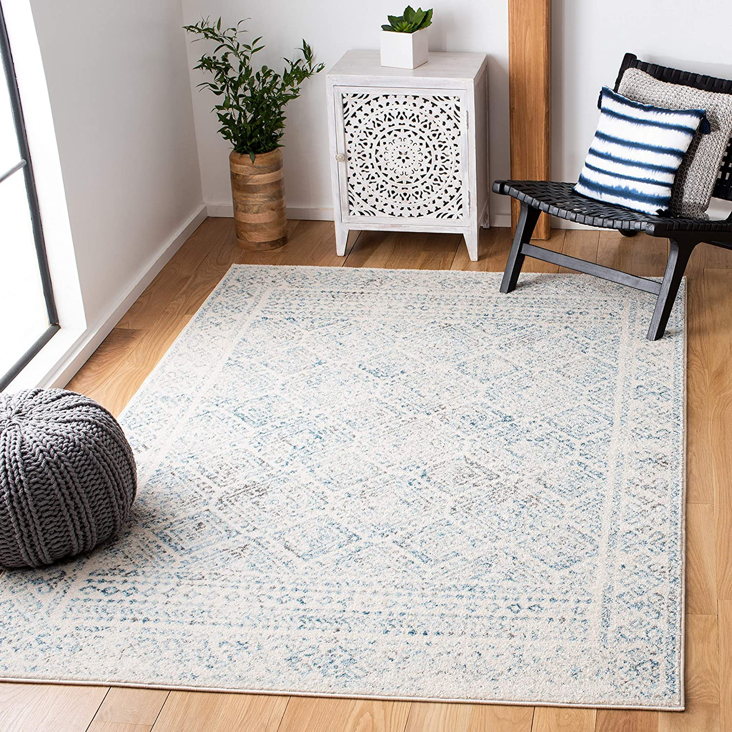 Skørter | Safavieh Tulum Collection TUL264B Moroccan Boho Distressed Non-Shedding Stain-Resistant Living Room Bedroom Area Rug, 3' x 3' Square, Ivory / Turquoise