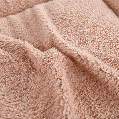 Skorter | Soft and Breathable Fleece Blanket with Polyester Filling – Suitable for All Seasons, Perfect for Home, Hotel or Bedroom