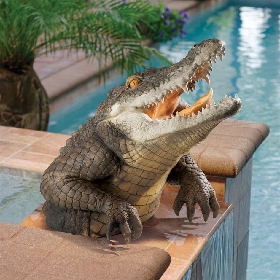 Skorter | Garden Swamp Gator Statue