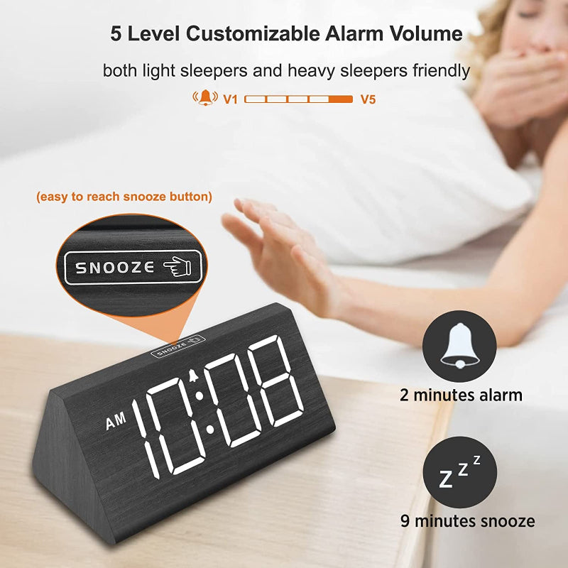 Skørter | Three Digital Alarm Clock with USB Port, Loud Alarm, Dimmer, and Snooze Function