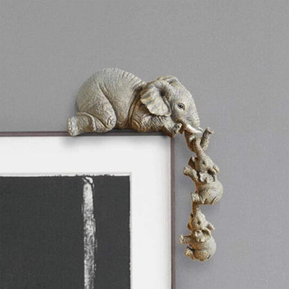 Skorter | Elephant sitter hand-painted figures