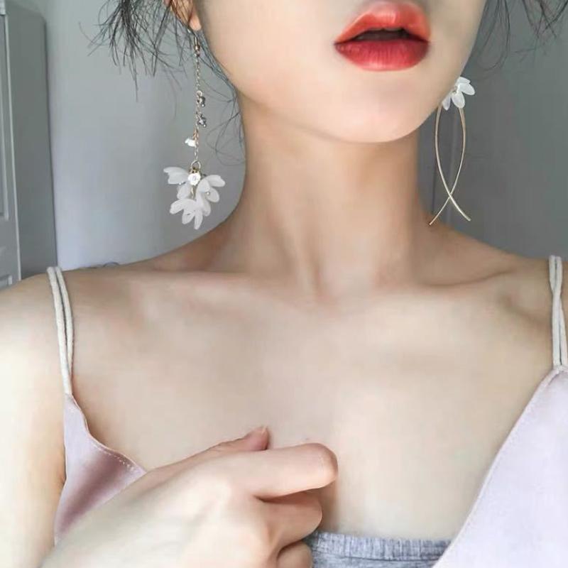 Skorter | Asymmetrical Flower Earrings