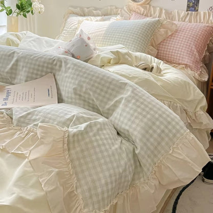Skorter | Gingham Check Ruffled Edges Bedding Set