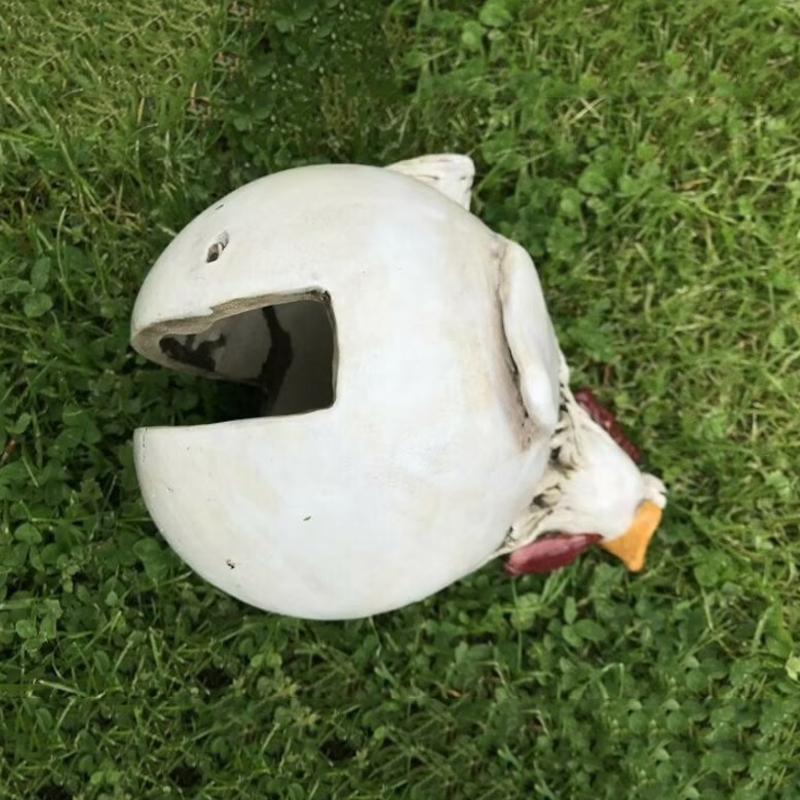 Skorter | Big Eye Hen Resin Handicraft