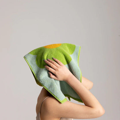 Skorter | Cheerful Floral Print Cotton Bath Towel