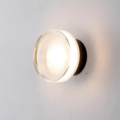 Skorter | Valyona – Modern Metal Wall Lamp | Black & Gold Cone Design | Warm LED Lighting