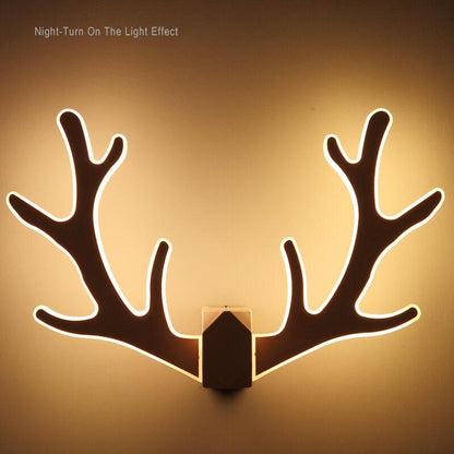 Skorter | AntlerLux - Unique antler-shaped wall lamp with LED lighting