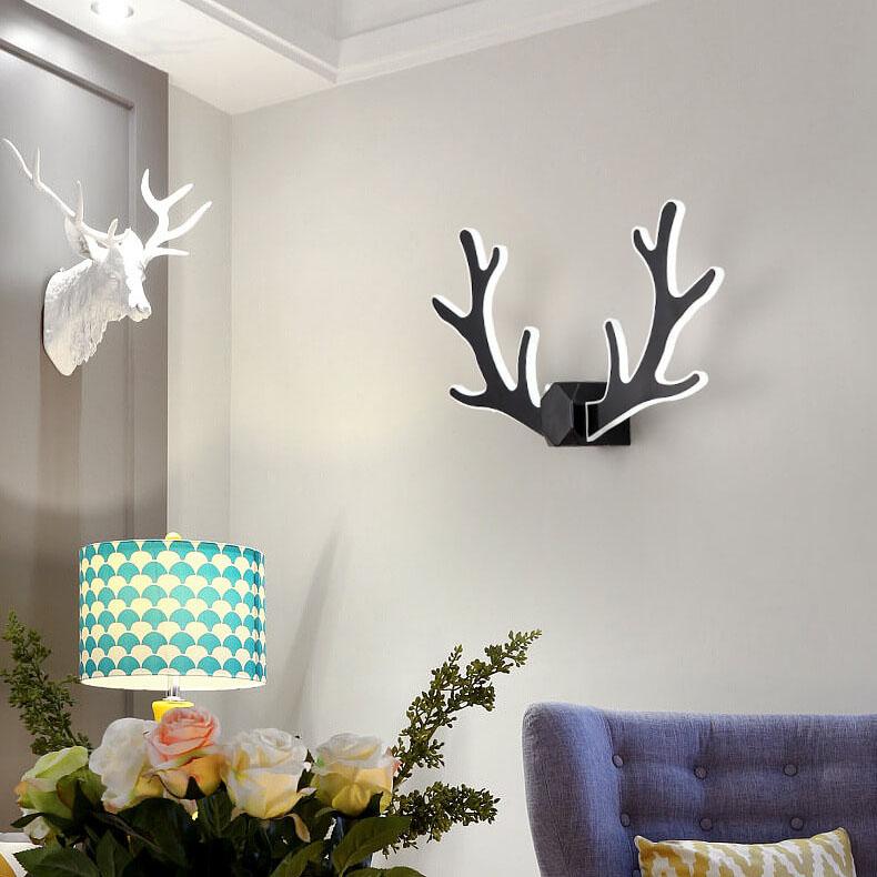 Skorter | AntlerLux - Unique antler-shaped wall lamp with LED lighting