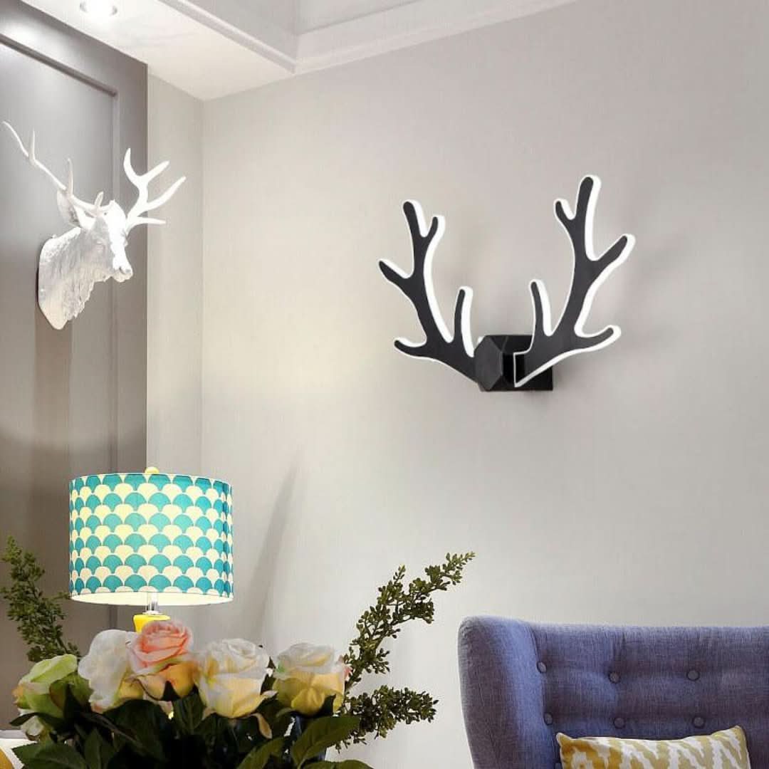 Skorter | Geweiglow - Simple Geweiformed Wall Lamp With 1 LED Arm
