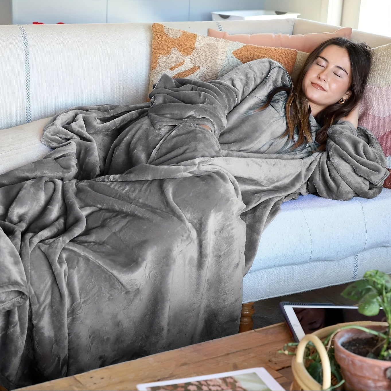 Skorter | Stay warm and cozy with this portable fleece blanket!