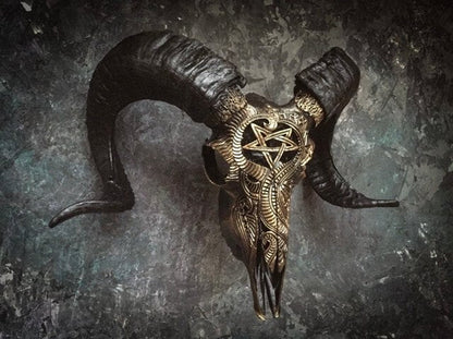Skorter | Carved Ram Skull