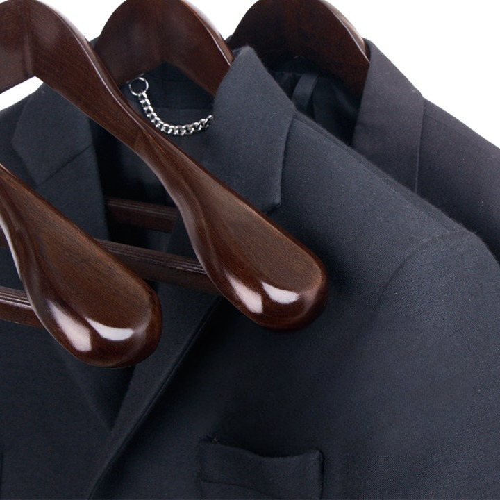 Skorter | Oaklee Élite – Luxury Wood Hangers with Sophisticated Design