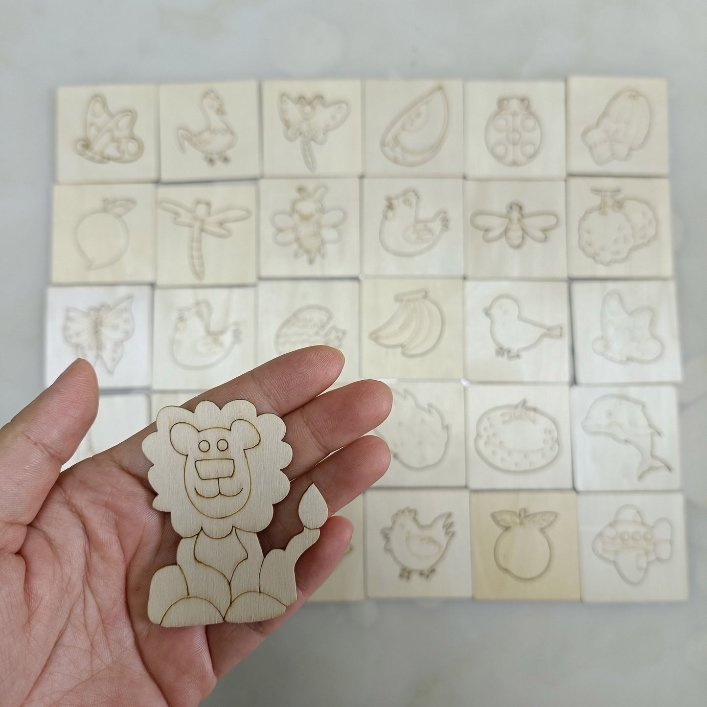 Skorter | 20-piece Montessori Drawing Toys Set - Wood DIY Painting Stencils Educational Learning Toys