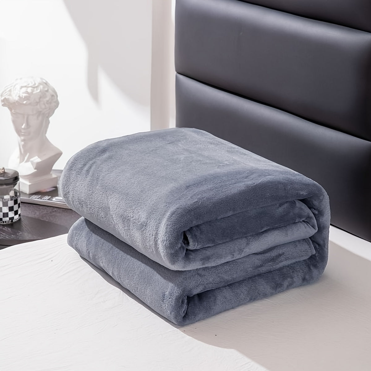 Skorter | Soft and warm gray flannel blanket for all seasons