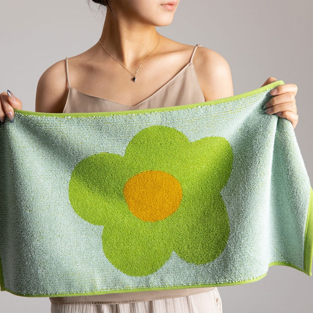 Skorter | Cheerful Floral Print Cotton Bath Towel