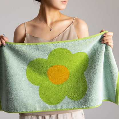 Skorter | Cheerful Floral Print Cotton Bath Towel