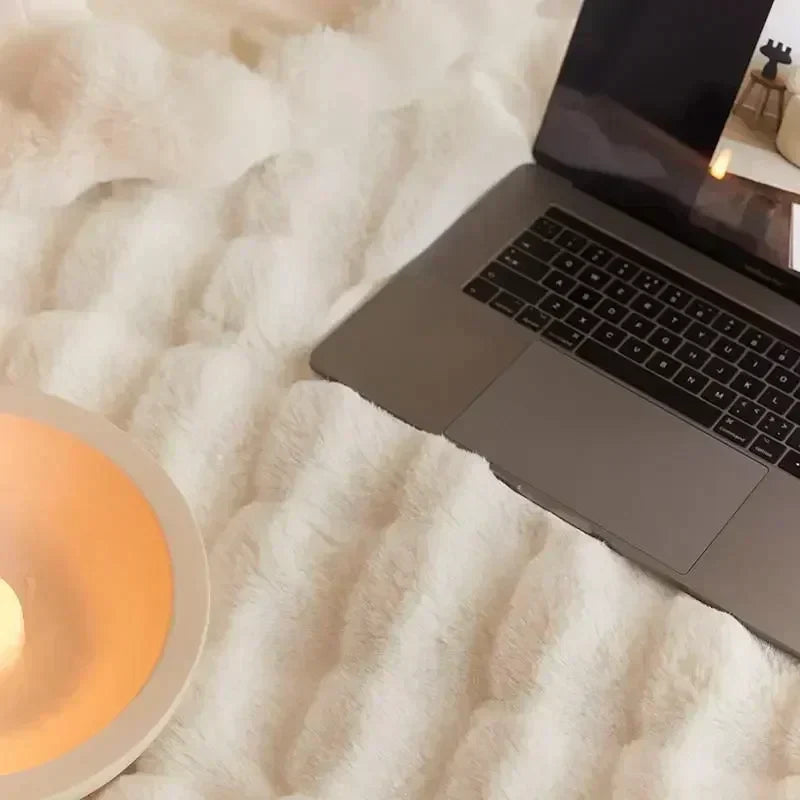 Skorter | Cozy Faux Fur Blanket