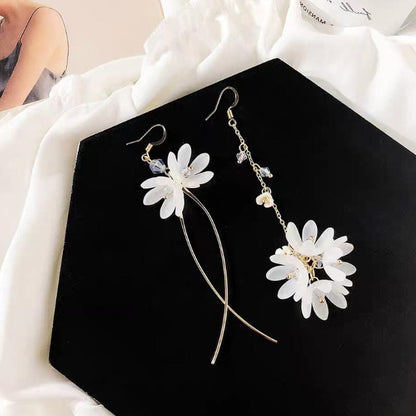 Skorter | Asymmetrical Flower Earrings