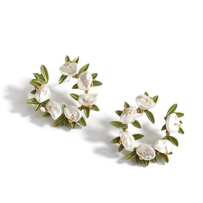 Skorter | Elegant White Flowers Bell Orchids Pearl Jewelry Collection